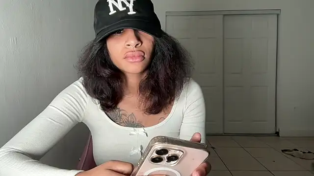 shandiloveslemonss online show from September 23, 1:15 am