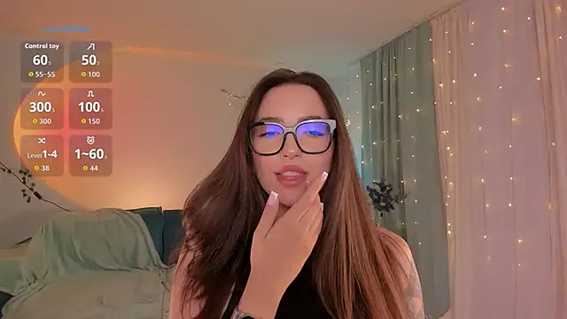 Oh My Dianee online show from June 30, 10:15 am