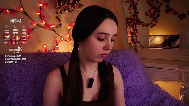 GillianDowdey online show from December 3, 3:09 am