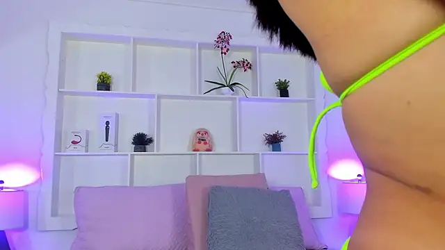 Jenifer Diaz online show from January 19, 1:07 pm