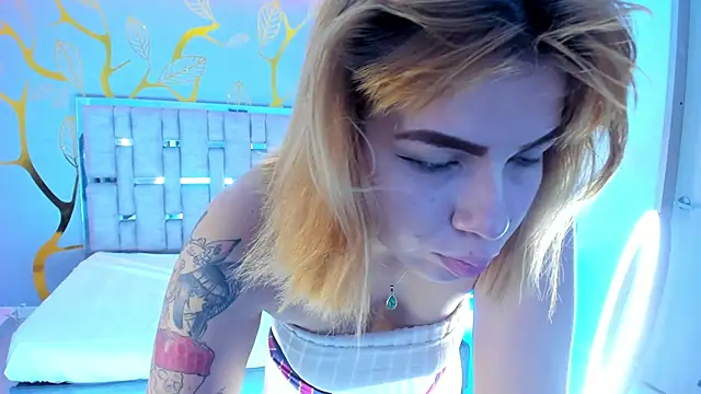 AlessiaDouce online show from September 19, 4:55 am