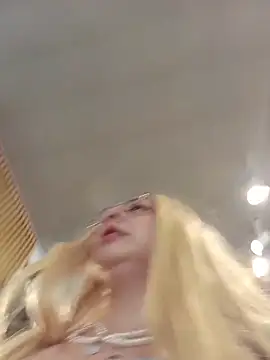 madelaine- online show from February 21, 7:14 pm