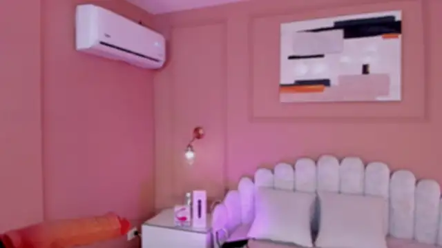 zia cooper online show from February 10, 7:06 pm