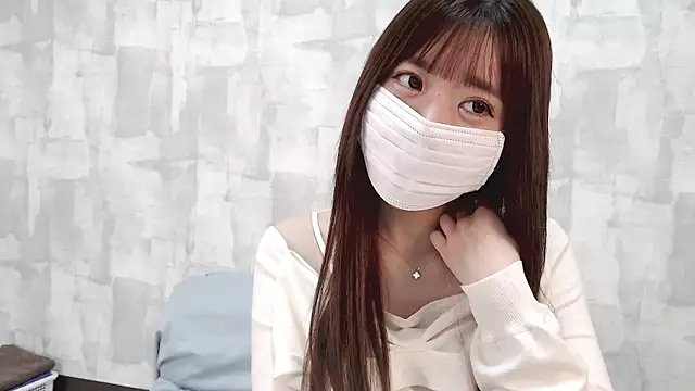 LOVE MOMO LOVE online show from September 21, 12:15 pm