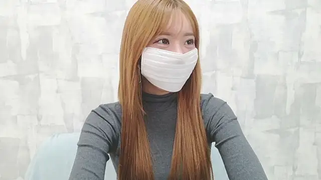 LOVE MOMO LOVE online show from February 15, 10:47 am