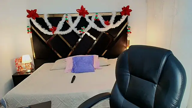 Amelie saenz online show from January 5, 7:39 pm