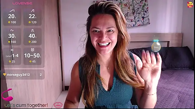 ParisW online show from October 27, 3:51 pm