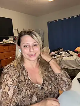 Hotslut187 online show from January 15, 4:07 am