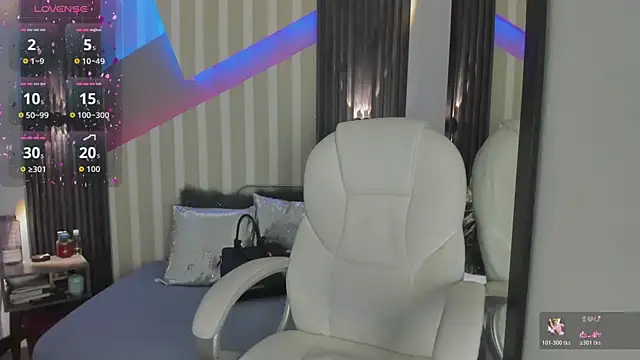 emily layton online show from December 5, 2:40 pm