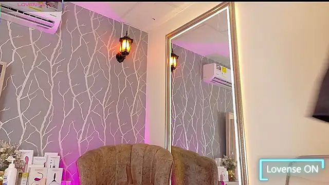 vanessa guzman2 online show from October 26, 1:28 pm