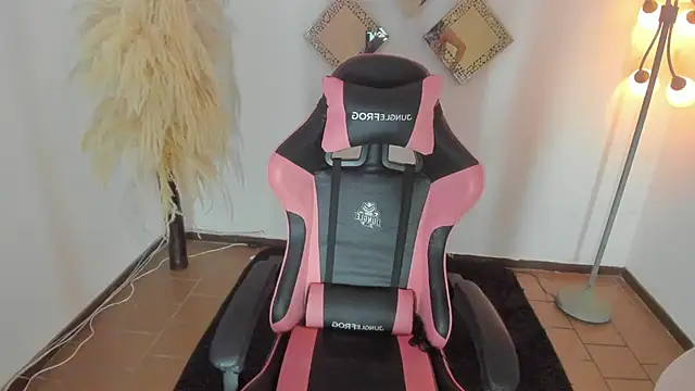 kattadoll online show from February 19, 7:57 pm