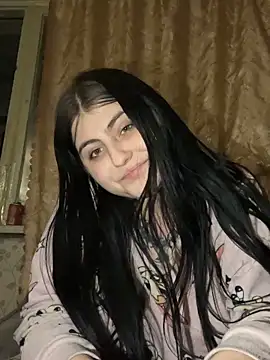 NanaDaizy online show from November 15, 8:32 pm