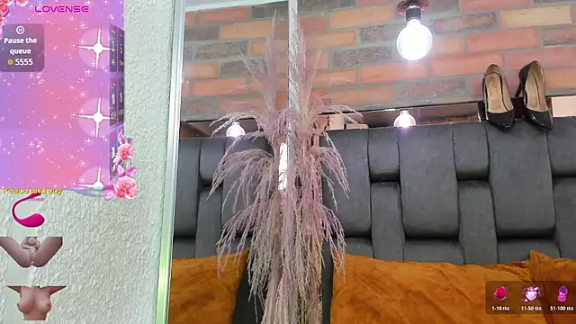 JESSYCORTES online show from February 4, 8:34 pm