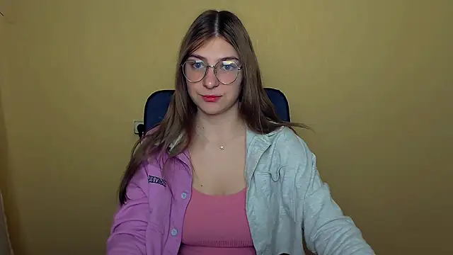 Luna Lush  online show from October 20, 9:45 am