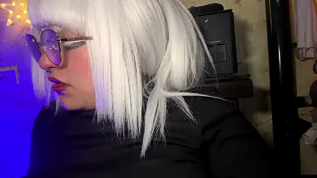 SophiaWeestt99 online show from October 11, 4:28 am