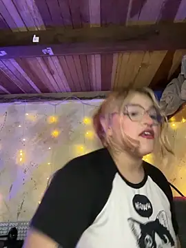 SophiaWeestt99 online show from January 18, 5:15 am