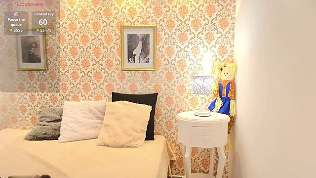 Emmawattsom online show from October 28, 12:11 pm