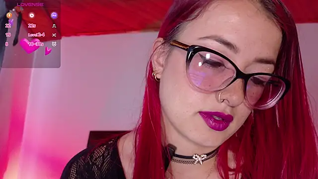 Snapshot of luccycollins_ chatting on September 9, 2:50 pm luccycollins online show from September 9, 2:50 pm