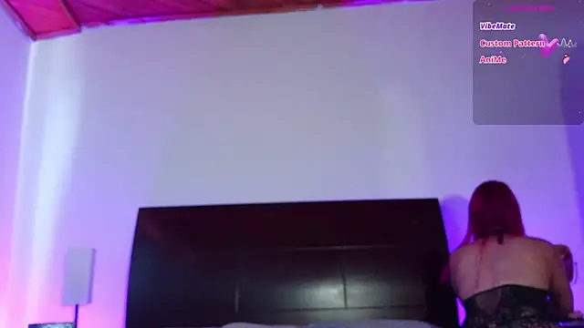 luccycollins  online show from February 4, 3:04 pm