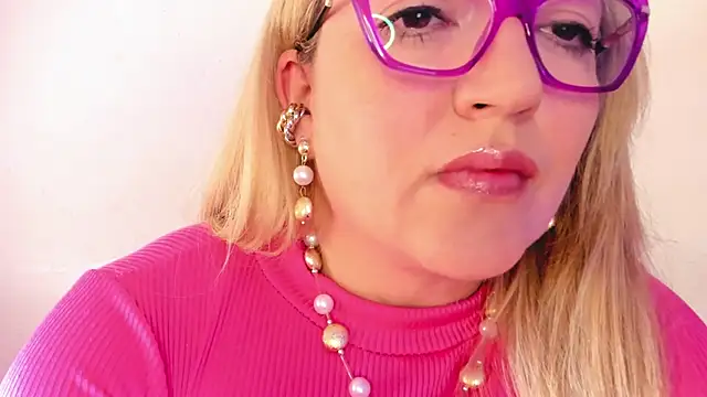 Snapshot of Naty_Mature_ chatting on October 21, 9:57 am Naty Mature online show from October 21, 9:57 am