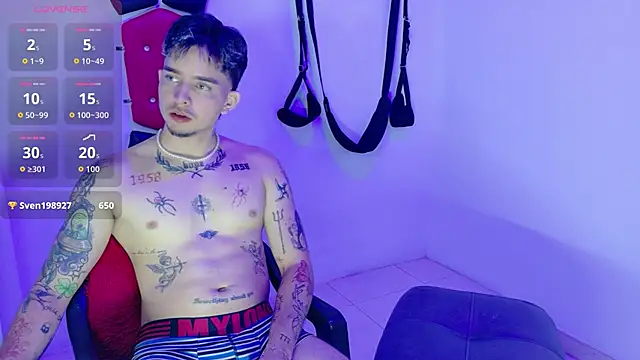 AliceandMax online show from November 11, 4:26 pm