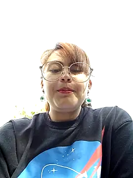 Snapshot of lara_moon25 chatting on September 10, 8:53 pm lara moon25 online show from September 10, 8:53 pm