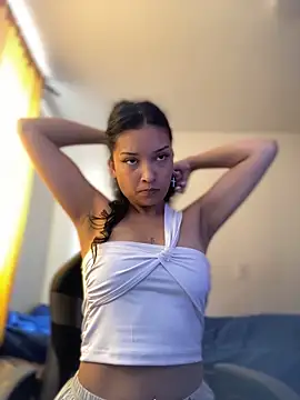 baby lizy online show from February 17, 6:29 pm