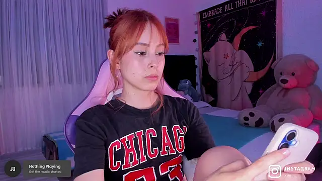 Snapshot of alice_guerin_ chatting on October 3, 2:27 am alice guerin online show from October 3, 2:27 am