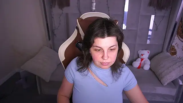 MirandaWong online show from February 6, 6:39 am