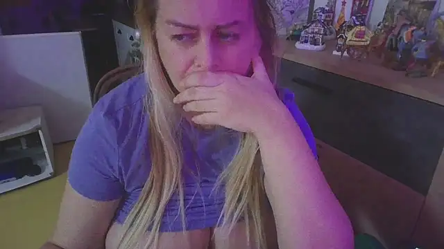 Meliss Official9 online show from December 14, 11:10 pm