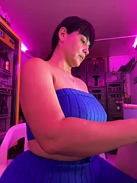 Hot beauty   online show from March 26, 4:25 am