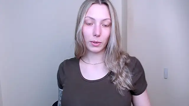 VanessaMay  online show from April 27, 4:48 pm