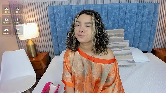 pretty sunlight  online show from March 11, 1:32 am