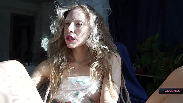  Phantom thread  online show from March 6, 11:27 am