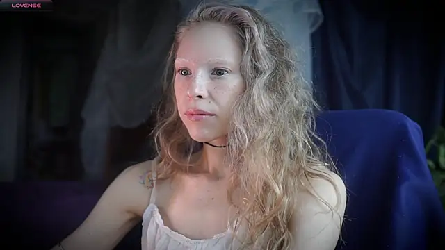  Phantom thread  online show from April 7, 11:23 am