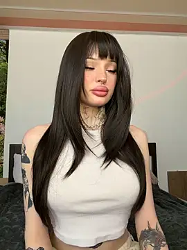 madelinexx online show from April 6, 9:32 am