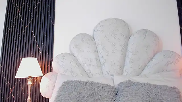 Jaslyn  Smith online show from April 13, 5:03 pm