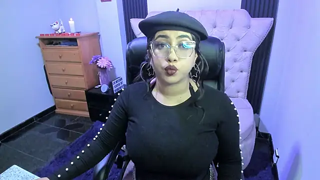 Sexy cristall  online show from January 18, 3:14 am