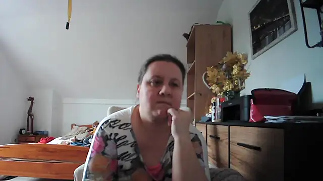 ReifeVenna online show from July 9, 2:41 pm