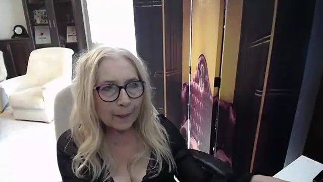 sofia xkiss online show from July 9, 1:35 pm