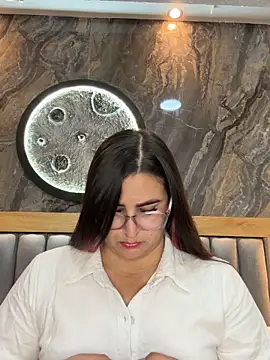 BellaPeers  online show from March 3, 12:00 pm