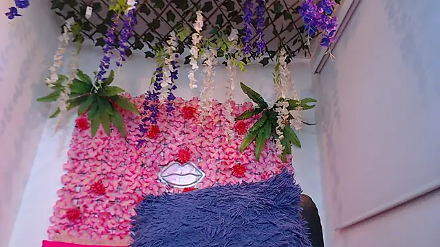 BLONDE SEXYHOT online show from April 15, 6:03 am