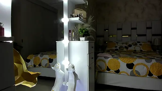 cherryfox88 online show from September 14, 12:41 am