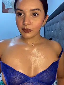 Melanyprada online show from December 3, 4:48 am