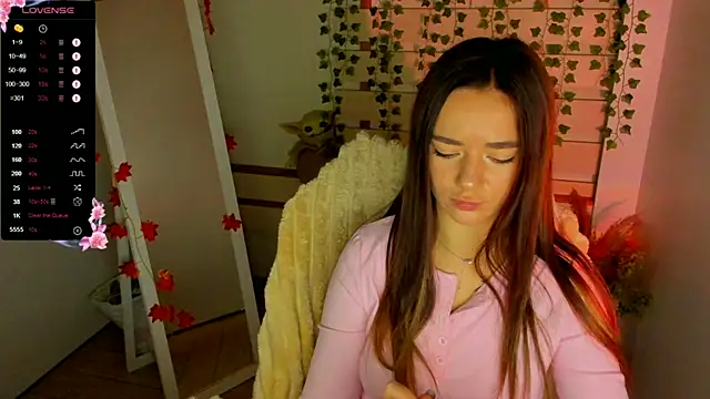 Snapshot of Bella_XO chatting on October 12, 7:44 am Bella XO online show from October 12, 7:44 am