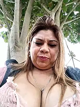 Laura-Hernandez online show from October 2, 3:39 pm