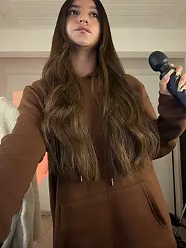 aly golden  online show from April 21, 6:20 am