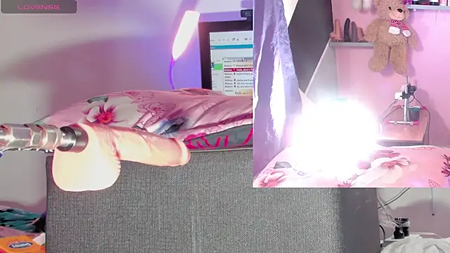 kira touka online show from November 26, 5:08 am