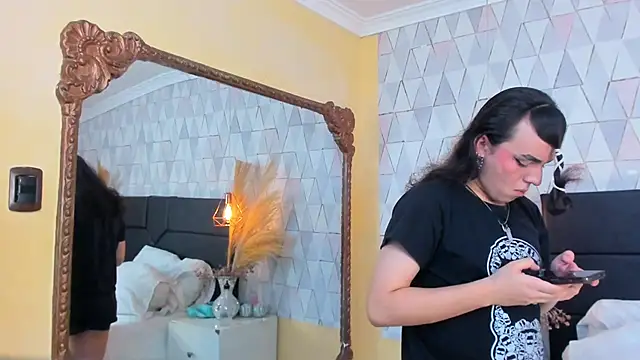 JustinePerry online show from April 3, 4:10 am