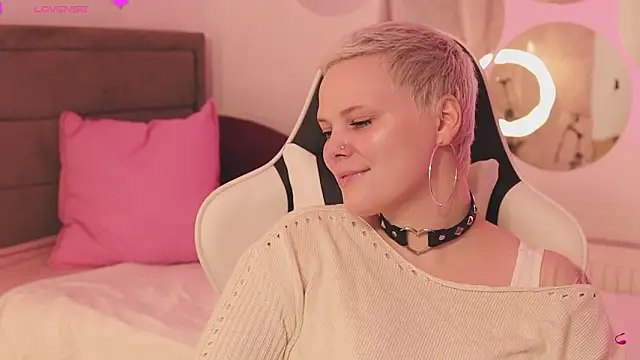 LikaBerry1 online show from February 21, 1:45 pm